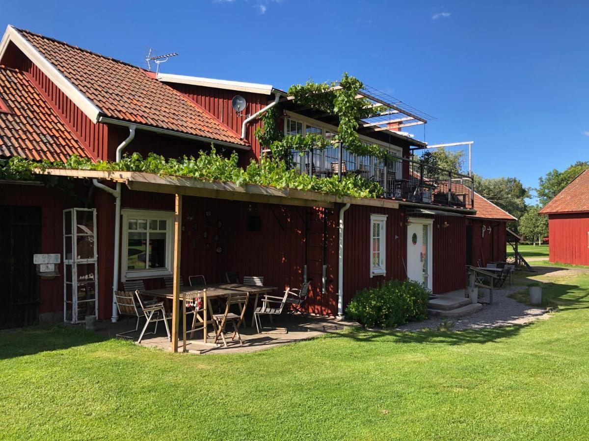 Aeventyrsgardens Vandrarhem, Kinnekulle Källby Exterior foto