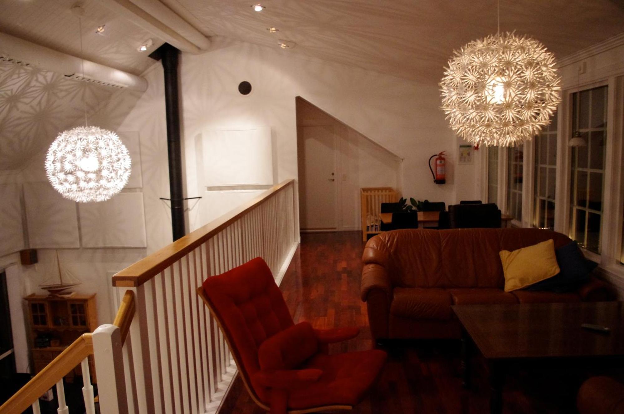 Aeventyrsgardens Vandrarhem, Kinnekulle Källby Exterior foto