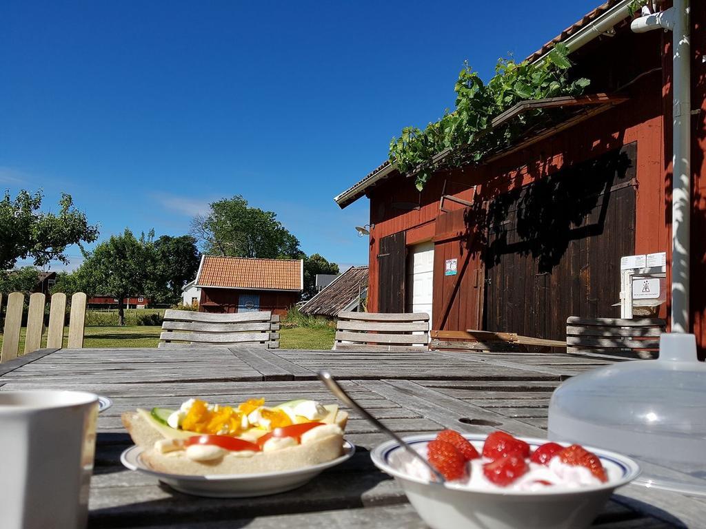 Aeventyrsgardens Vandrarhem, Kinnekulle Källby Exterior foto