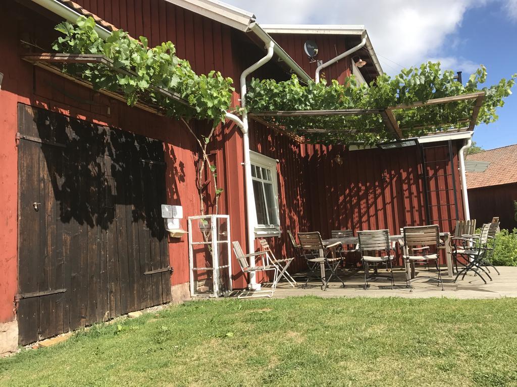 Aeventyrsgardens Vandrarhem, Kinnekulle Källby Exterior foto